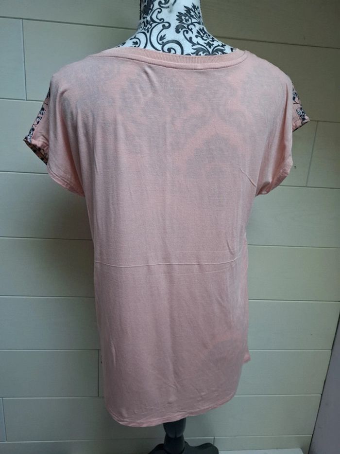 T-shirt taille 38 - photo numéro 2