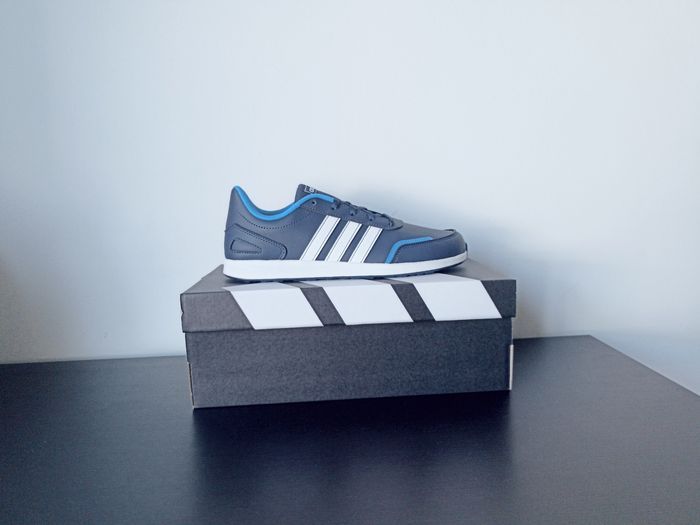 adidas VS Switch K – Taille 39 1/3 – Neuves