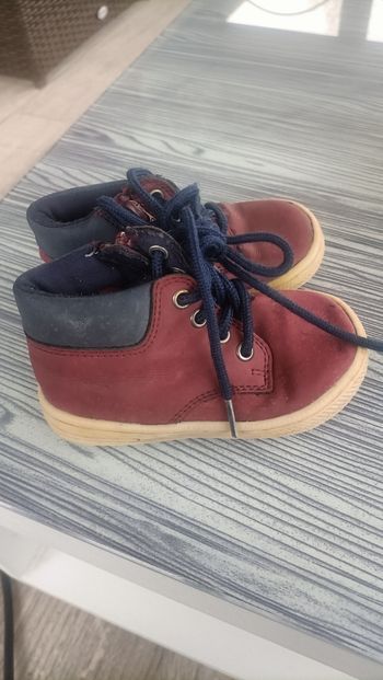 Chaussures garçon p20 marque Gémo en très bonne état