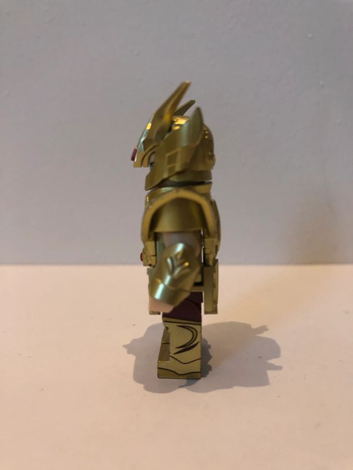 Figurine type lego Chevalier de la Vierge. Les chevaliers du zodiaque. Saint Seya - photo numéro 2