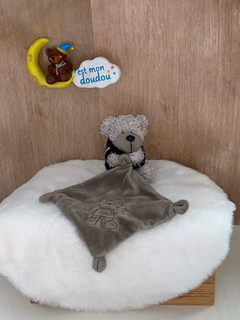KIA07 doudou ours 🐻 kiabi