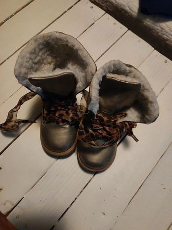 Très belles bottines fourrées