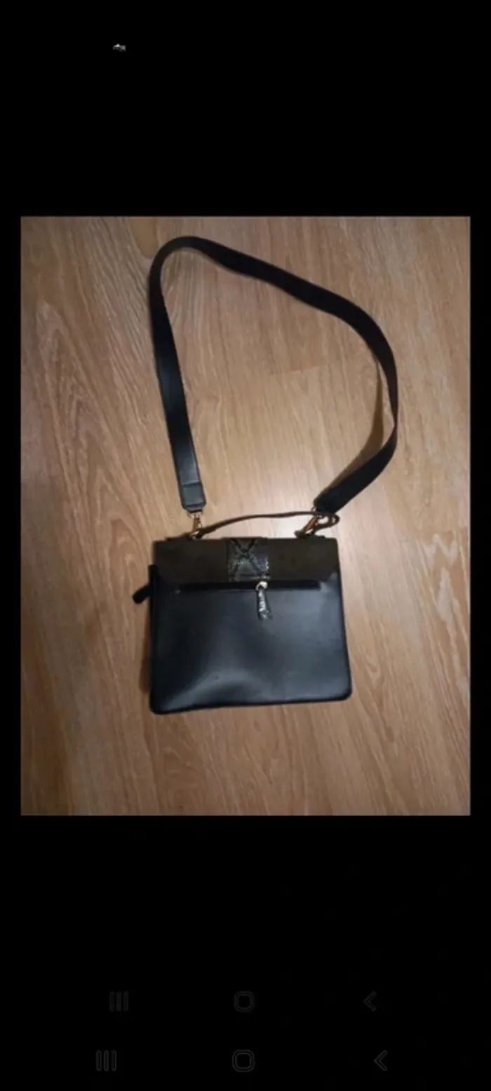 Sac Bata bleu marine détail python neuf - photo numéro 8