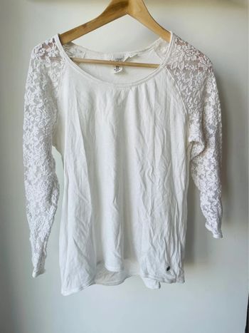 T-shirt blanc casual – Détail dentelle