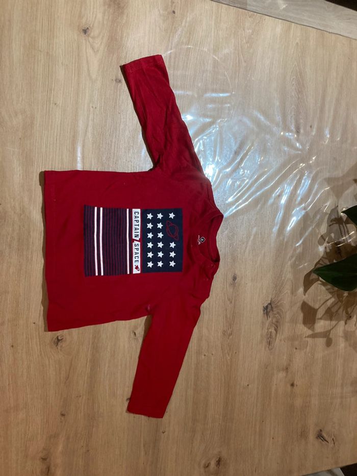 Tee shirt rouge taille 18 mois