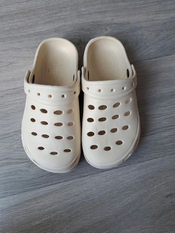 Sandales type " crocs "