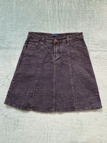 Très jolie jupe jean fendue taille 40