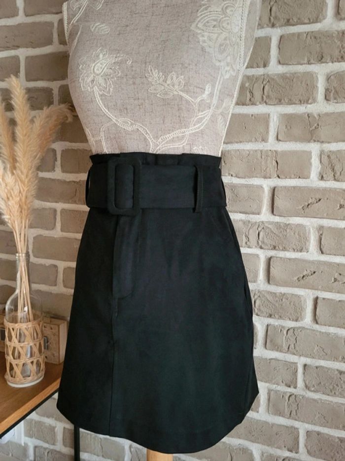 Jupe en suédine noire Zara avec ceinture S 36 - photo numéro 3