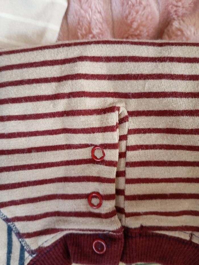 Lot 4 tee shirt manches longues 6 mois - photo numéro 4