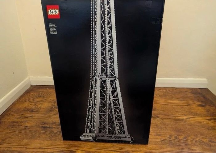 Lego Tour Eiffel 10307 Neuf Jamais déballer - photo numéro 2