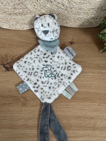 Doudou plat léopard des neiges Léa gris blanc nattou