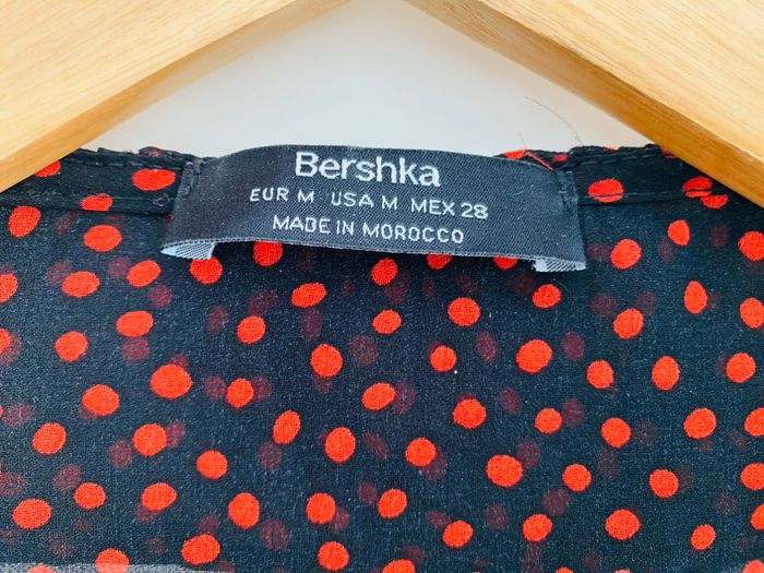 Cache-coeur noir à pois rouges en tulle - photo numéro 6