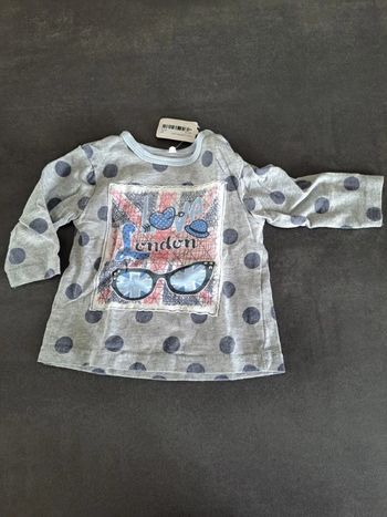 sous pull gris pois 6 mois
