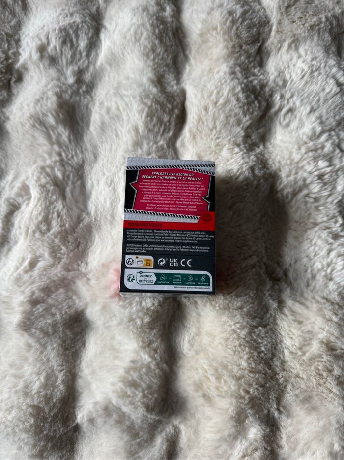 Bundle Pokémon EV 10.5 Flamme Blanche - photo numéro 2