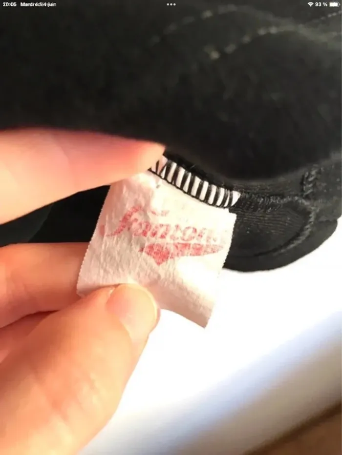 Débardeur noir taille 38/40 avec cœur en strass sur le devant - photo numéro 10