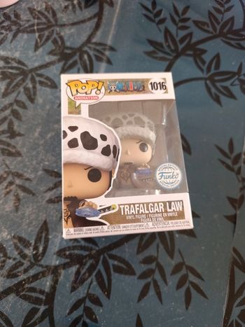 Funko pop one piece 1016 Trafalgar law