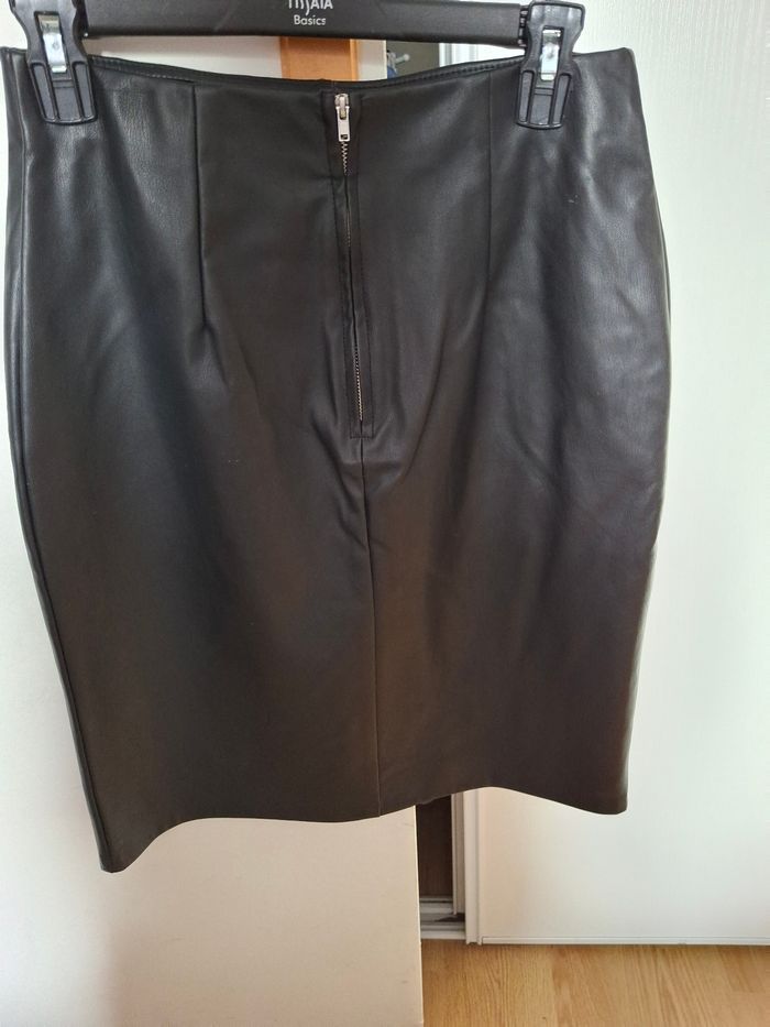 Jupe droite simili cuir - photo numéro 2