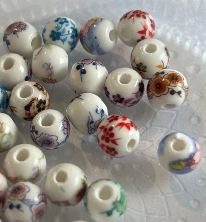C591 lot de 30 perles en céramique 8mm motif floral - photo numéro 2