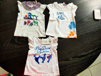 Lot de 3 tee shirts sans manches taille 6 mois DPAM