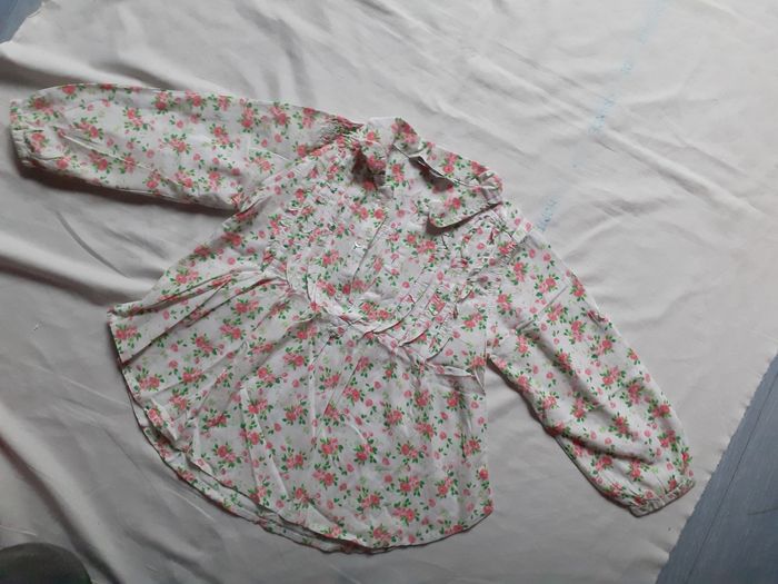 Tunique blanche motif fleurs roses