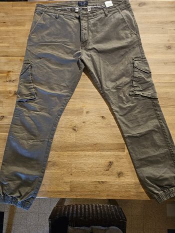 Pantalon cargo