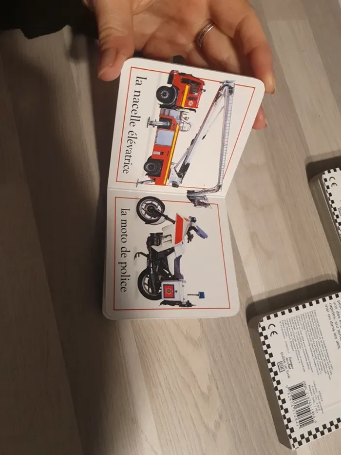4 mini livres cartonnés" tous les engins" - photo numéro 3