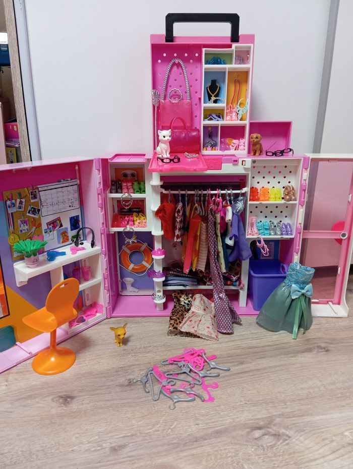 Lot barbie dressing - photo numéro 2