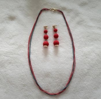 Collier +boucles d'oreilles