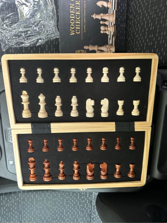 Jeu d’échecs magnétique en bois – 29 × 29 cm - photo numéro 2