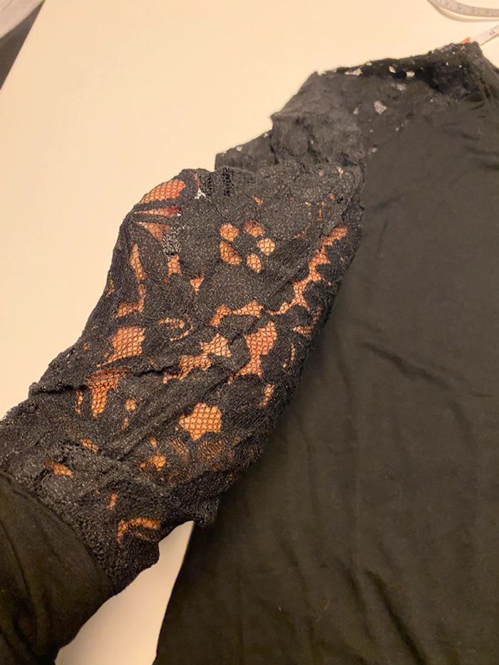 Tee shirt noir Manches dentelle neuf 12 ans - photo numéro 4