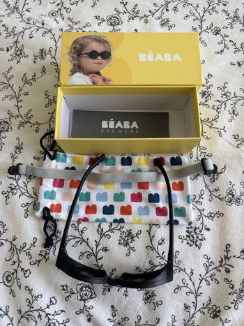 Lunettes de soleil neuve beaba 