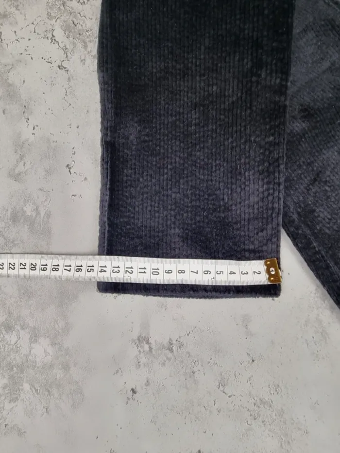 Jean Levi’s 311 Shaping Skinny Noir Velours – Taille 28x30 US / 38 FR Femme (mesures en photos) - photo numéro 9