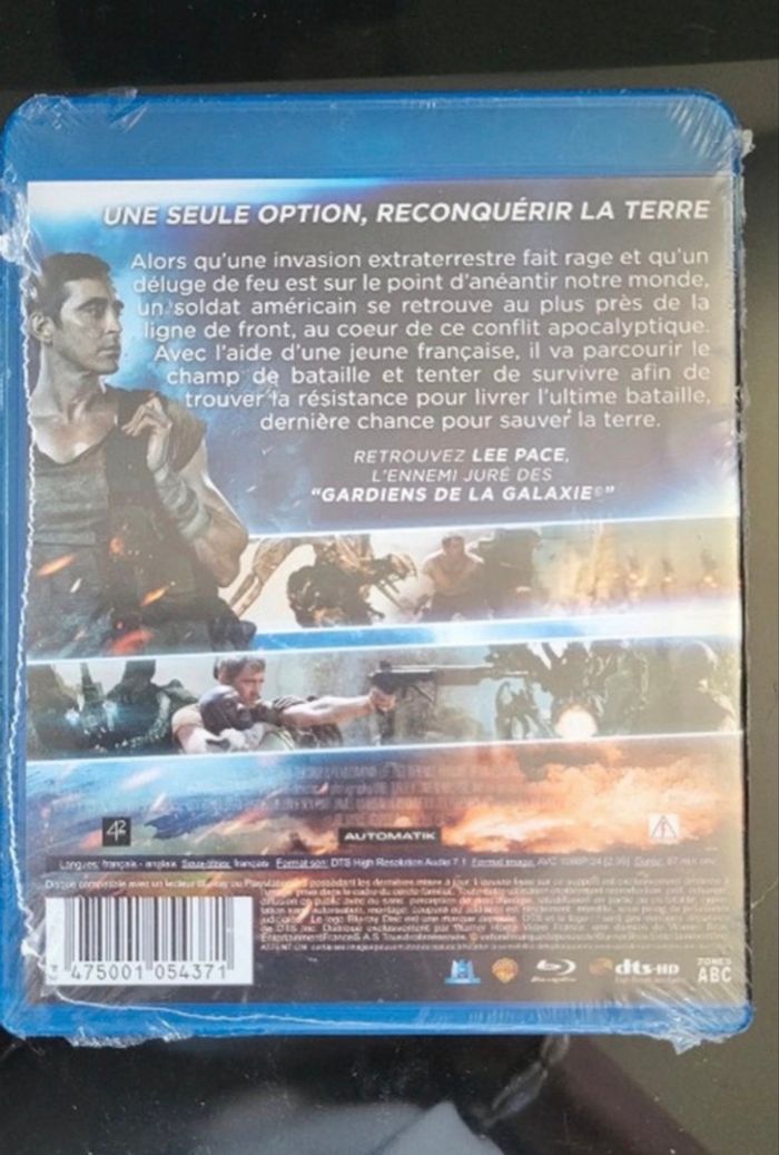 Revolt - photo numéro 2