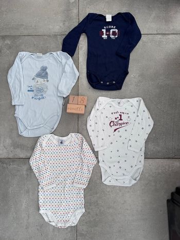 Lot de 4 bodys petit bateau et absorba taille 18 mois manches longues très bon état