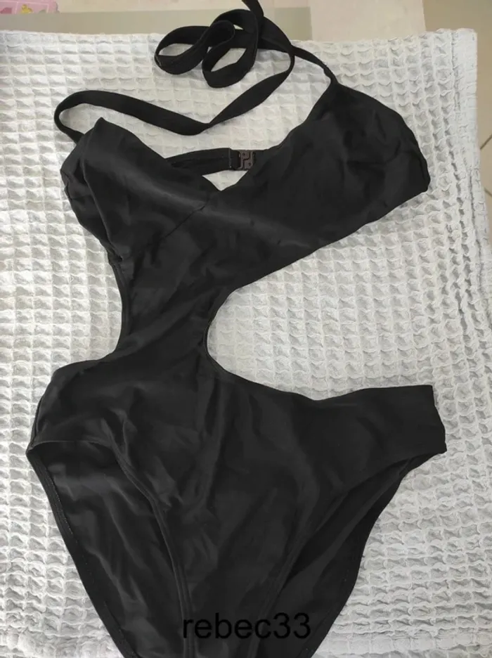 Maillot de bain une pièce noir
