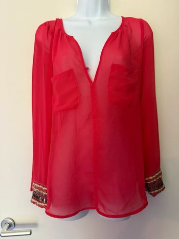 Chemise rose transparente détails manches