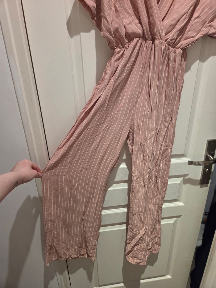 Combinaison rose a rayure blanche manche courte - photo numéro 3