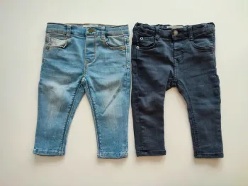 Lot 2 jeans 6-9 mois 74cm