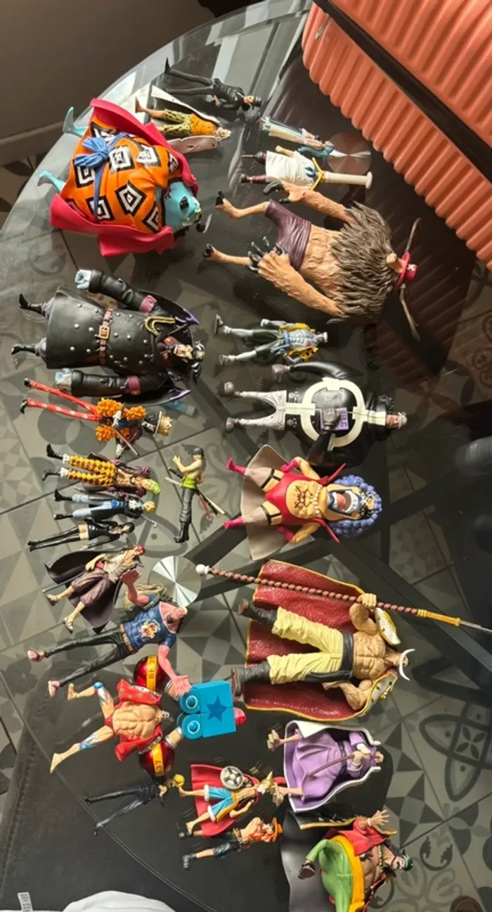 Lot de 24 figurine one piece