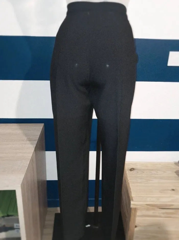 Joli pantalon à pinces noir neuf femme taille 42 - photo numéro 3