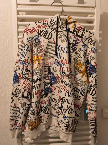 Pull À Capuche Vintage Différents Motifs Neuf Aucun Défaut Aucune Tâche État Neuf Jamais Porté ☮️🎉😱🎁👍🏻 Couleur Blanc Avec Plusieurs Motifs