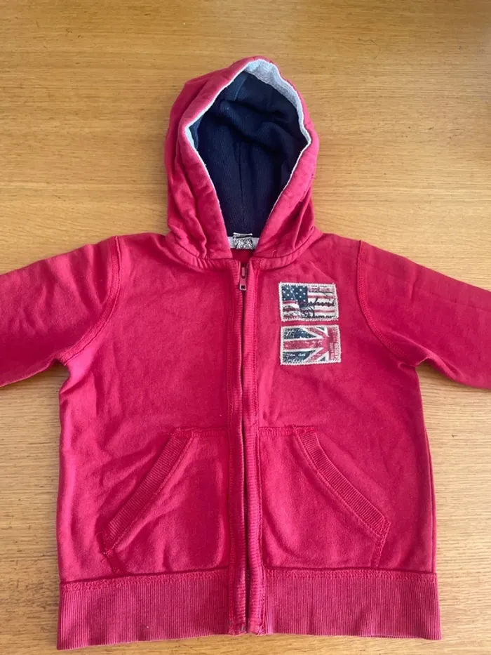 Sweat-shirt capuche rouge garçon 5 ans - photo numéro 2