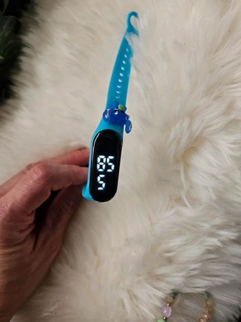 Montre stitch à Led