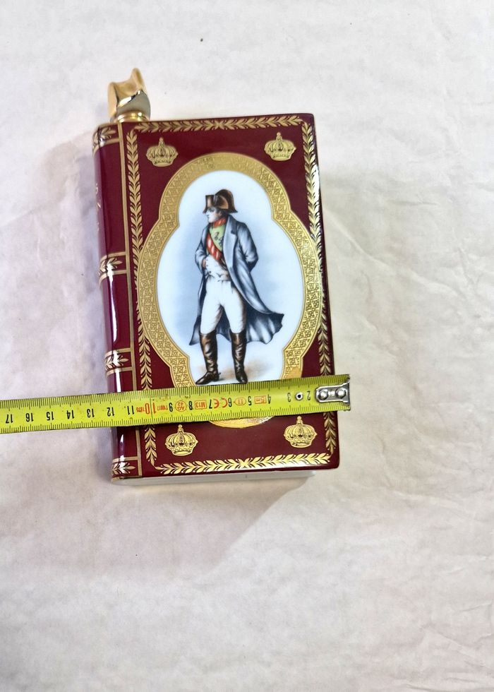 Bouteille de Cognac  , Bicentenaire de l'empereur Napoléon  , Porcelaine - photo numéro 9