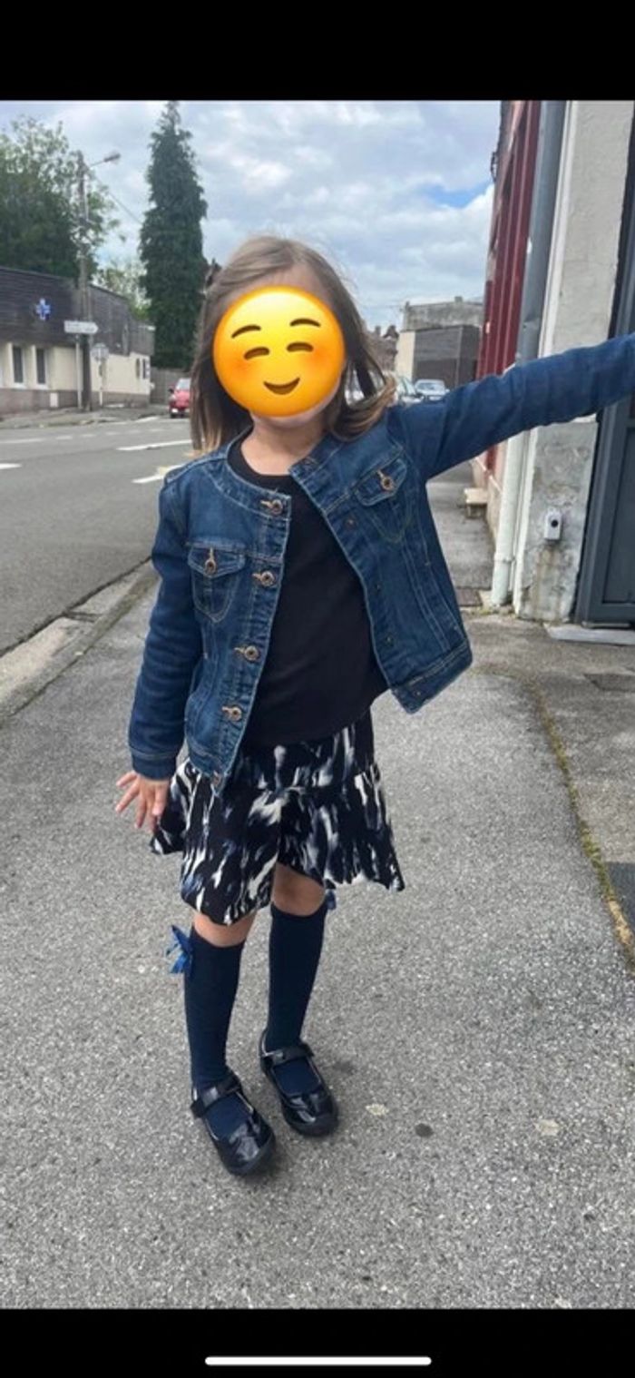 Super ensemble avec jupe catimini 6 ans