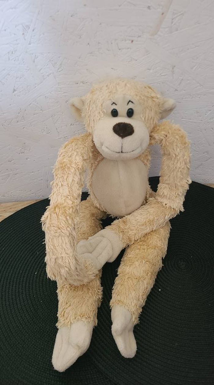 Peluche singe beige longues jambes bras - photo numéro 4