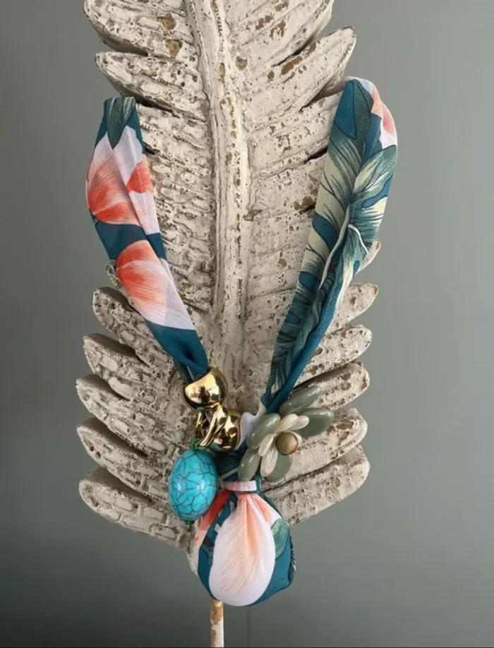 Collier, fantaisie, fleurs - photo numéro 2
