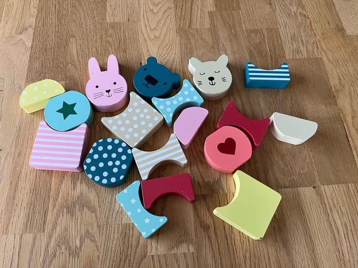 Jeu en bois : pièces à empiler - photo numéro 3