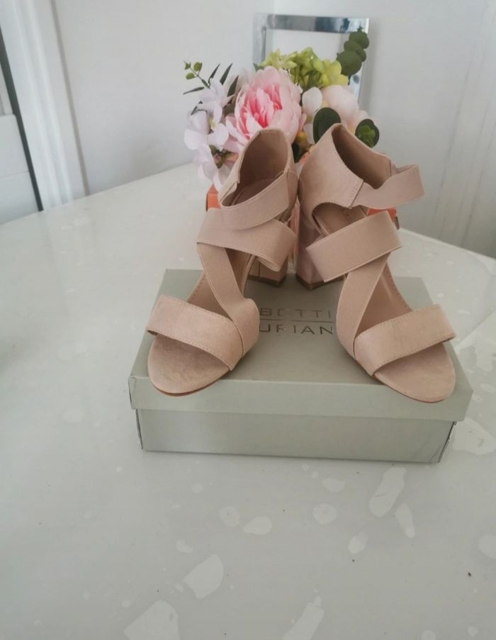 🤎🤍Jolie Paires De Sandales La Bottine Souriante 🤎🤍 - photo numéro 4