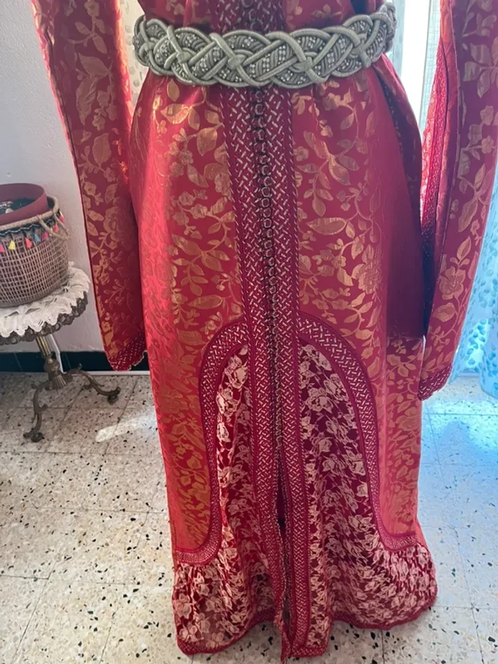 Caftan avec pantalon rouge et or neuf - photo numéro 2